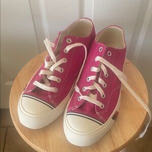 Keds Fuchsia Canvas Sneaker mens size 11 never won